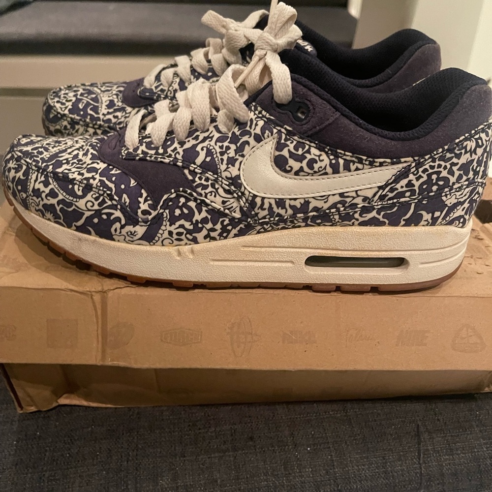 Air Max 1 Liberty of London Imperial purple size 9 women (2017 release)